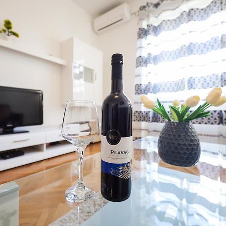 Zara City Center Apartment Екстериор снимка