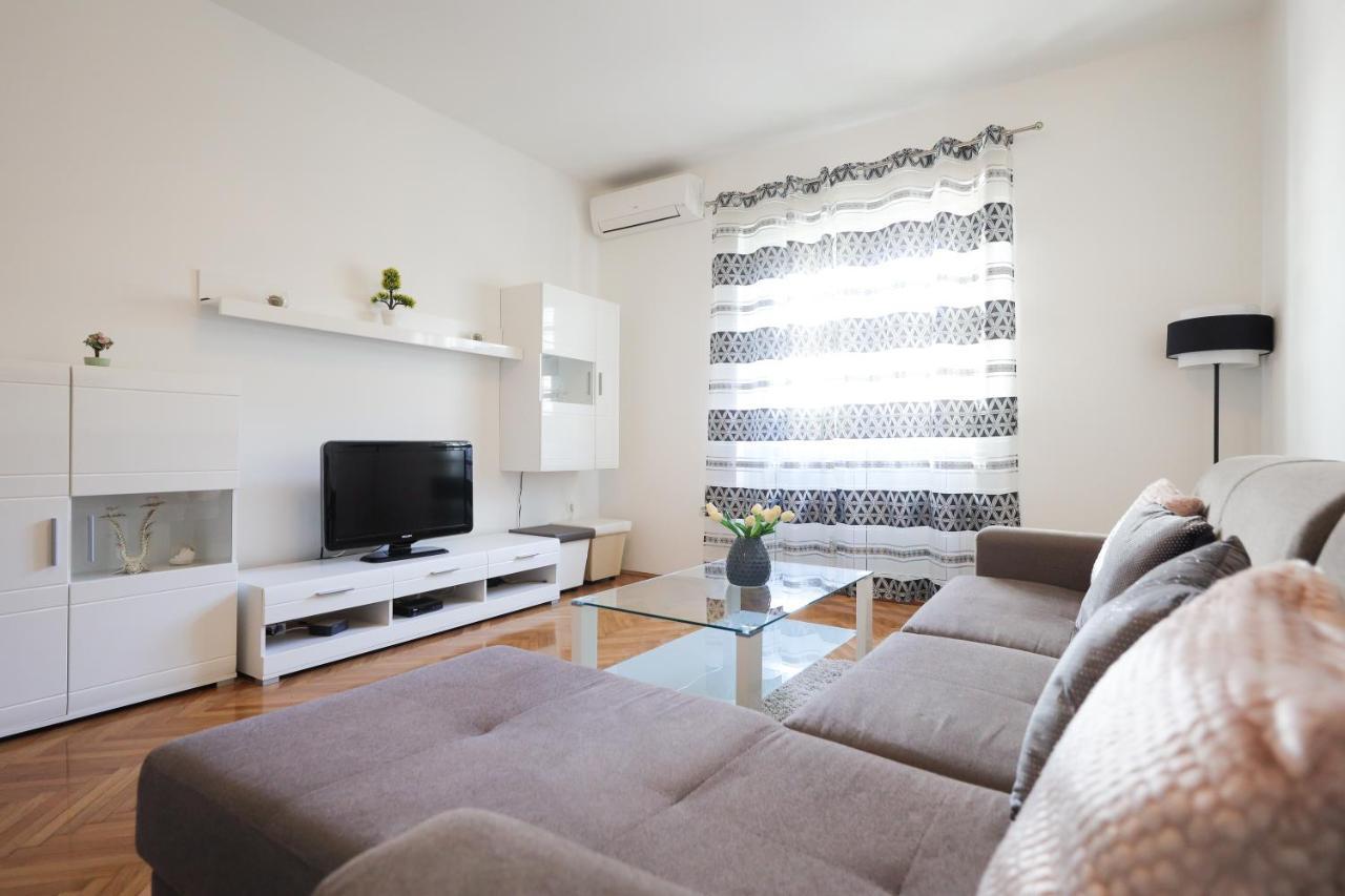 Zara City Center Apartment Екстериор снимка