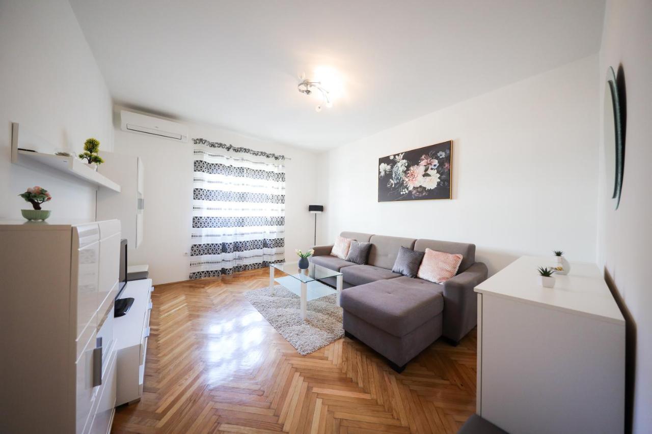 Zara City Center Apartment Екстериор снимка