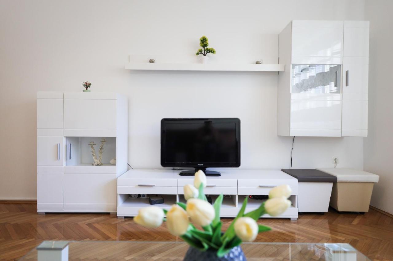 Zara City Center Apartment Екстериор снимка