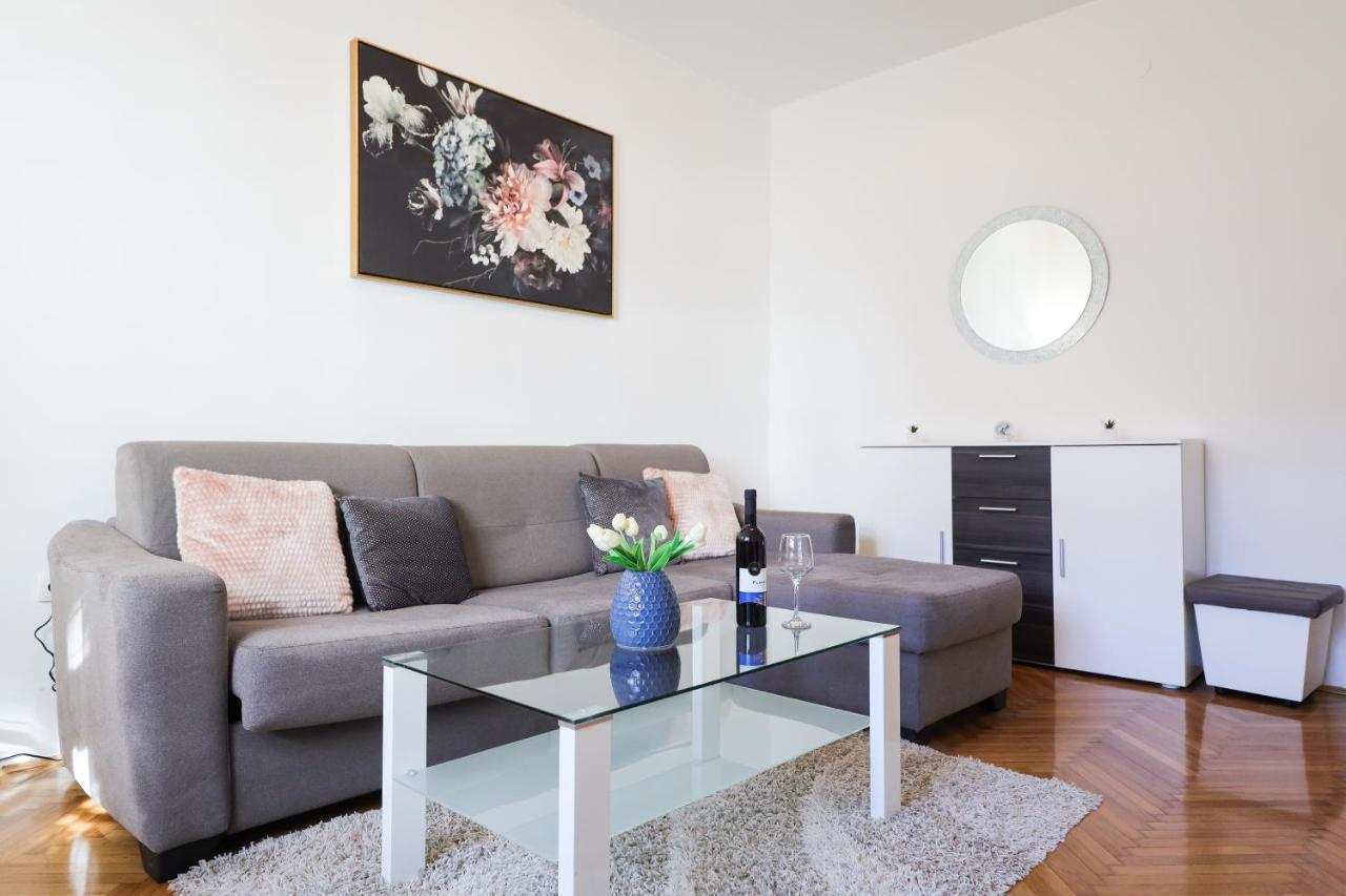 Zara City Center Apartment Екстериор снимка
