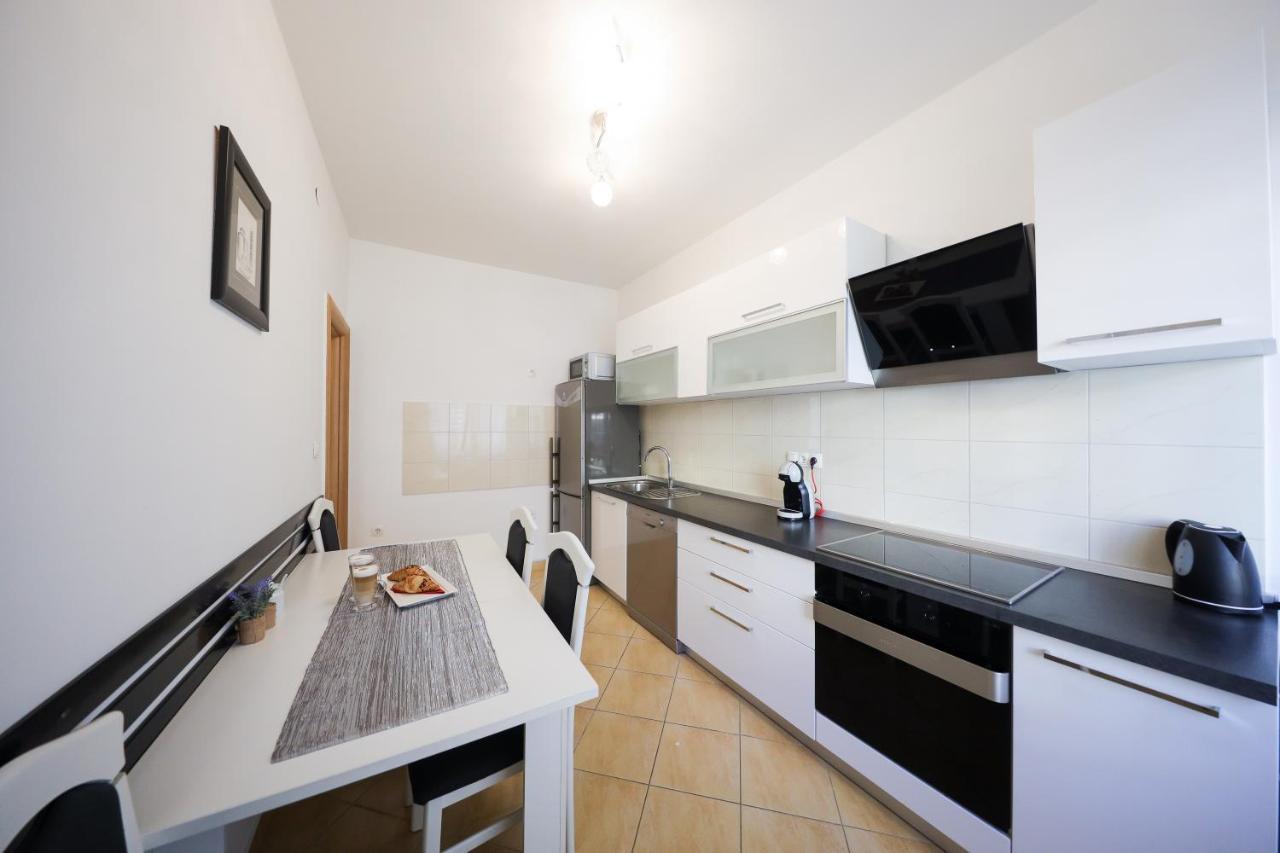 Zara City Center Apartment Екстериор снимка