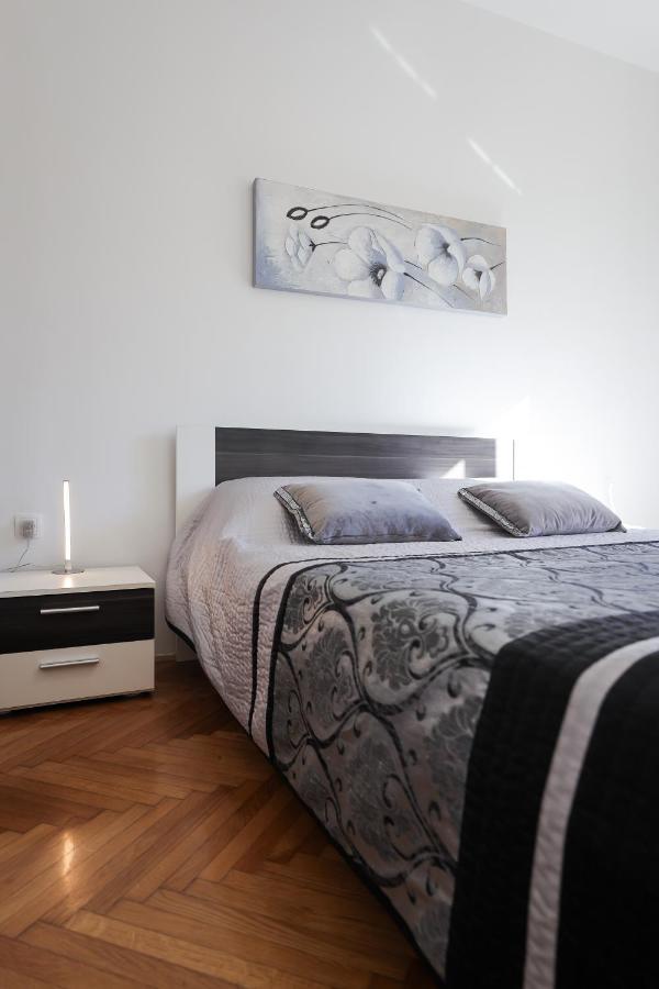 Zara City Center Apartment Екстериор снимка